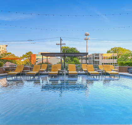 uptown dallas apartments with pool