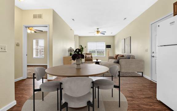Elegant Dining Space at Deer Valley Apartments, Illinois
