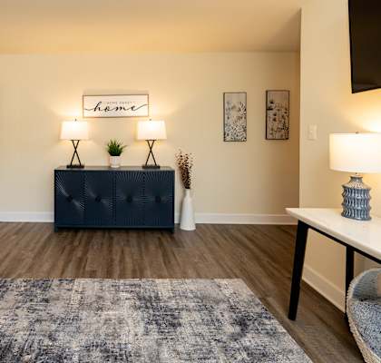 Living Area at Painters Mill Apartments, Owings Mills, MD, 21117