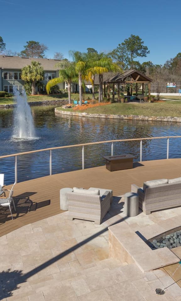 Apartments in Baymeadows, FL Creekfront at Deerwood