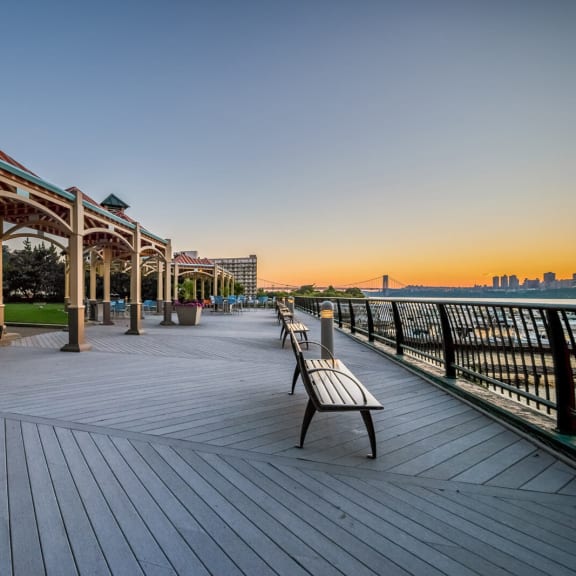 Edgewater, NJ Luxury Apartments for Rent Windsor at Mariners