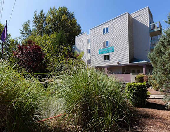 Courtyard Garden at West Mall Place Apartment Homes, Everett, Washington