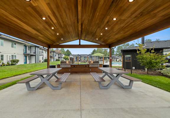 Covered patio with picnic table at Cedar House, Vancouver