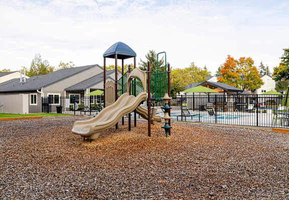 the preserve at ballantyne commons playground with slide