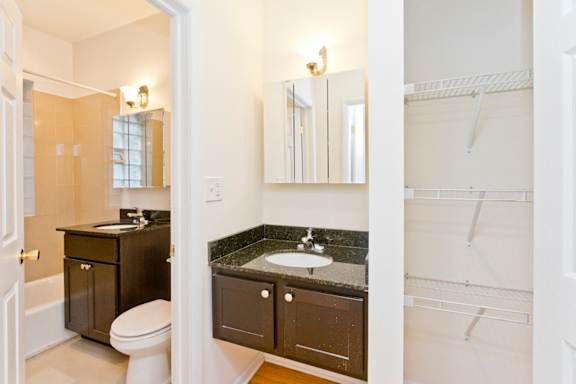 Wolcott Court Bathroom