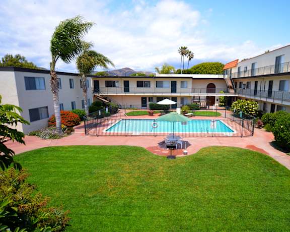 Ocean View Townhomes aerial view of lawn