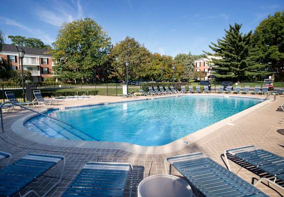 Swimming Pool at Versailles on the Lakes Oakbrook*, Oakbrook Terrace, 60181