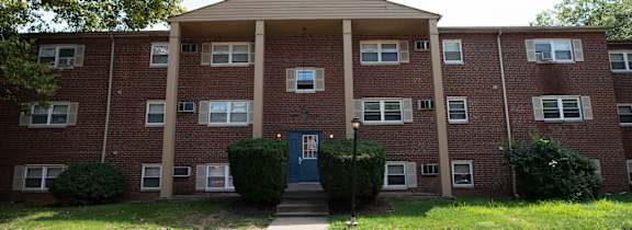 Building Exterior View at Grant Meadows Apartments, Philadelphia, PA 19114