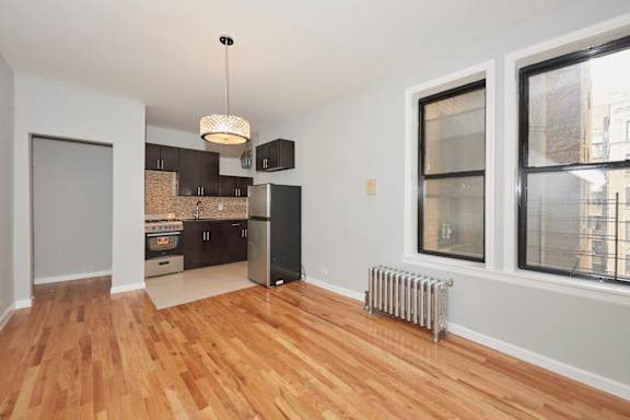 1704 Morris Ave kitchen