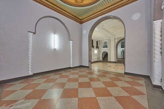 1511 Sheridan lobby