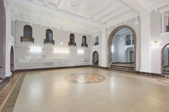 1511 Sheridan lobby
