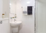 Thumbnail 17 of 31 - Dun Holm House, Durham - Gold En Suite Bathroom, 1