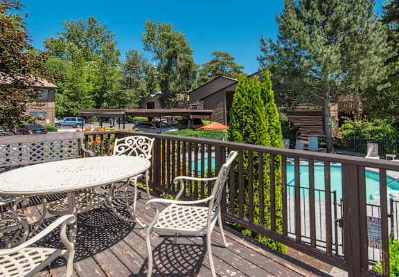 Gardenbrook deck