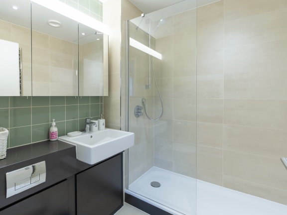 Spring Mews, London - Deluxe Apartments, 11