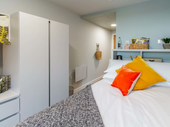 The Refinery, Leeds - En suite 3
