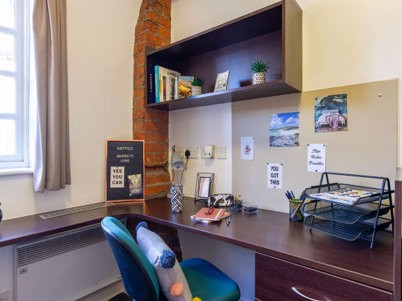 Truro Sheffield, Sheffield - Premium Non En Suite 1