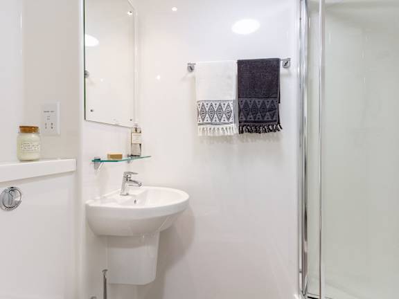 Dun Holm House, Durham - Gold En Suite Bathroom, 1