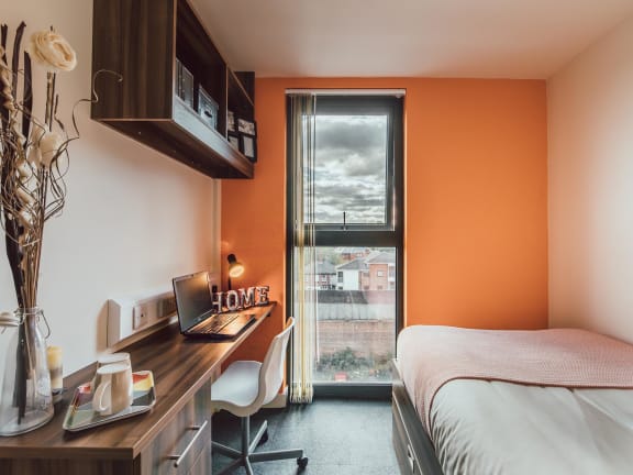Floor Plan  Stoke on Trent - Lomax Halls - En Suite Room