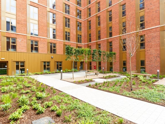 Gulson Gardens, Coventry - Courtyard (3)