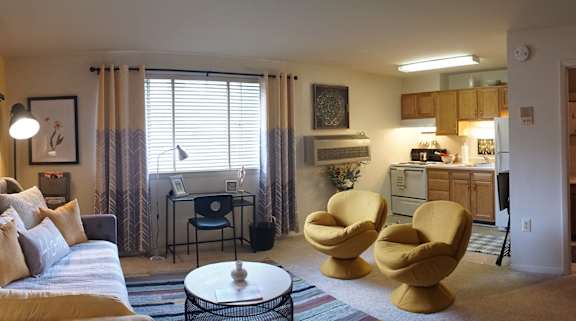 Living And Kitchen at Rossbrooke Apartments and Townhomes, Cockeysville 21030
