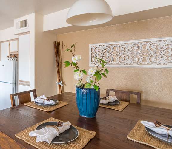 Cantera spacious kitchen with nice dining space
