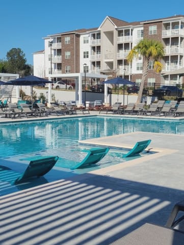 Large Luxury Pool Deck at The Met Apartment Homes, Hattiesburg, Mississippi, 39402