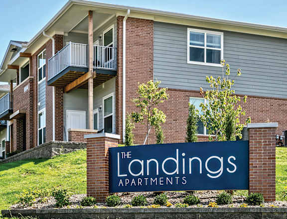 Outside view at The Landings Apartments, Bellevue 68123