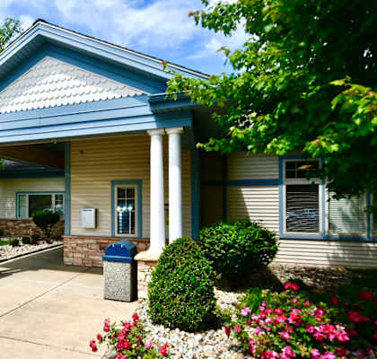 Clubhouse Front at River Run Apartments, Integrity Realty LLC, in Warren, 44485