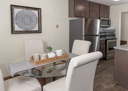 Dining room at Burnsville Parkway Apartments, Minnesota