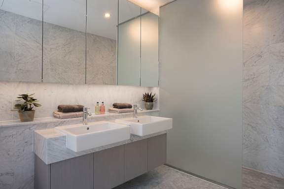 Capital Dock Penthouse Bathroom