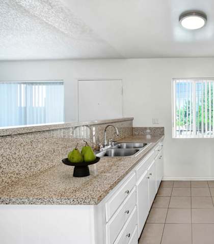 the preserve at ballantyne commons apartment kitchen