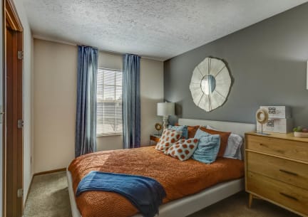 Spacious Bedroom at Heathermoor and Bedford Commons Apartments in Columbus OH 43235
