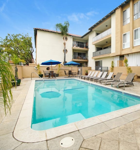 the swimming pool at our hotel in palm springs