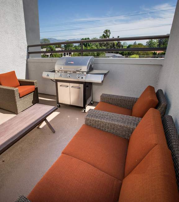 BBQ area at Toluca Lofts, Toluca Lake