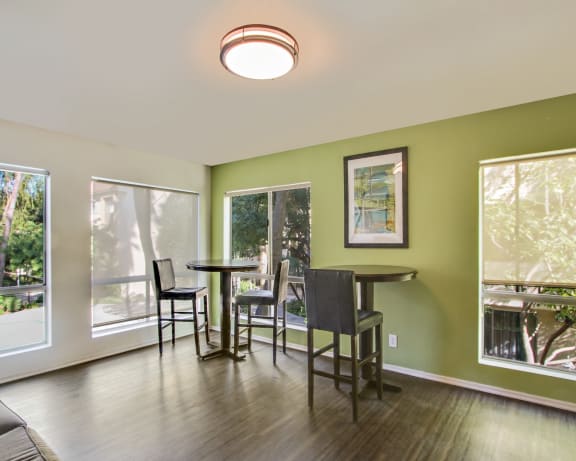 Photo Gallery Image