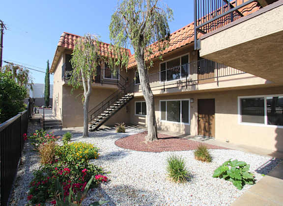 Landscaped Courtyard at Loma Linda Prospect Apartments, Loma Linda, CA