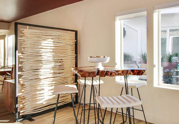 dining room alt text