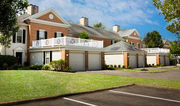 Kensington Grove apartments with garages