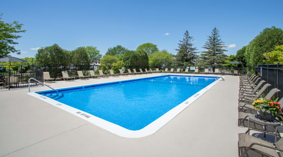 Swimming Pool With Relaxing Sundecks at The Greenway at Carol Stream, Carol Stream, IL