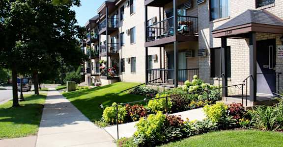beautiful location overlooking the Mississippi River in St Paul Paul