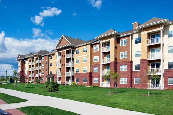 Exterior at Skye at Arbor Lakes Apartments, Maple Grove