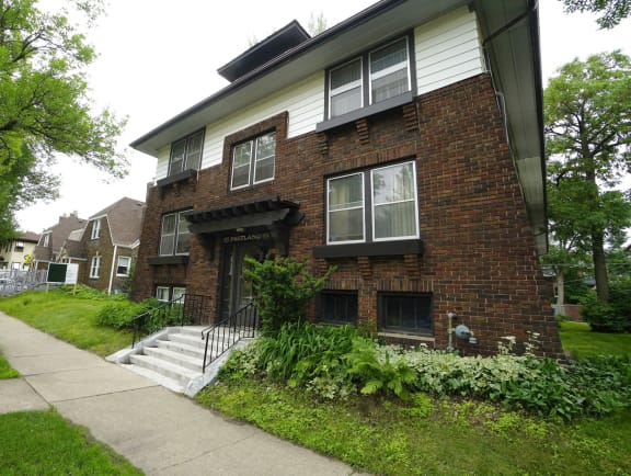 Portland Flats Exterior, St. Paul, Minnesota