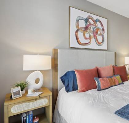 Bedroom with cozy bed at Innsbrook Square, Virginia