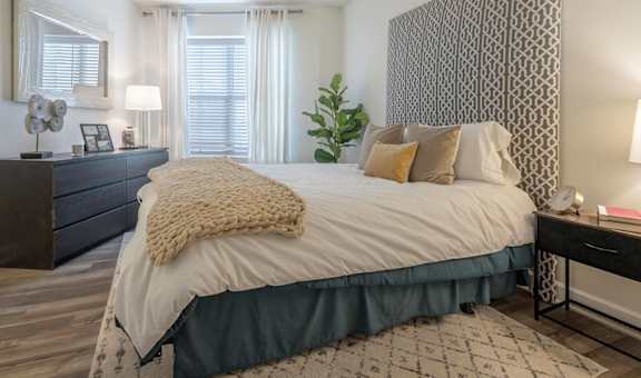 Arlington 360 Apartments Bedrooms Oversized Bedrooms with King Size Accommodations