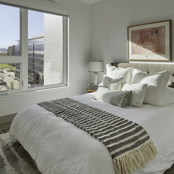 Uptown at Kirkland Urban Apartments for Rent in Kirkland, WA