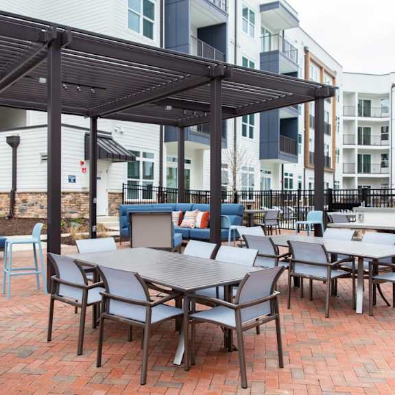 Outdoor Seating Area at Innsbrook Square, Glen Allen