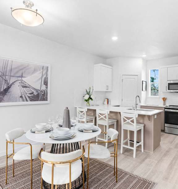 Kitchen And Dining Area at Holmes Park Townhomes, Oregon City, Oregon