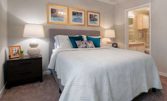 Ridgeland Oak 2x2 Master Bedroom