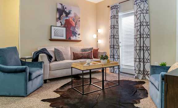 Retreat at Schillinger Oak 2x2 Living Room