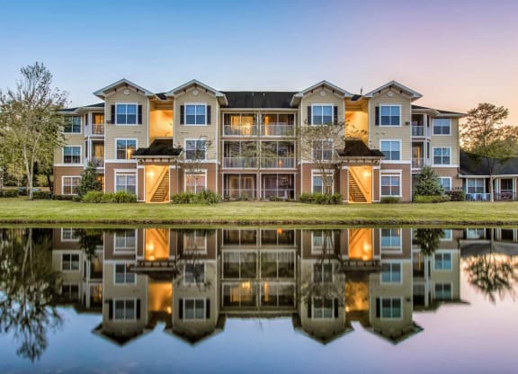 Pond at Cypress Pointe Apartments in Orange Park, FL
